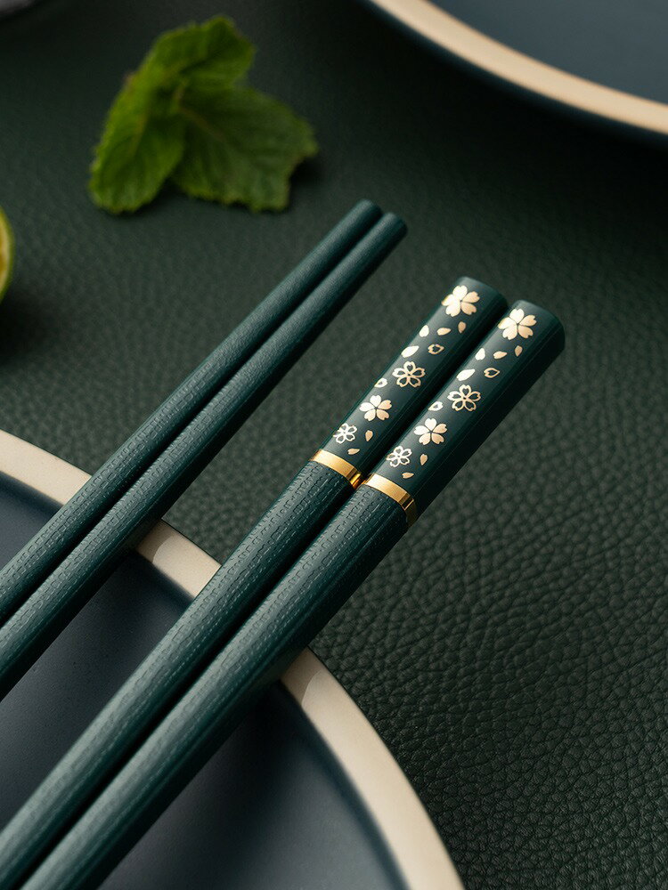 家用抗菌筷子合金日式尖頭筷防滑餐具快子套裝防霉耐高溫