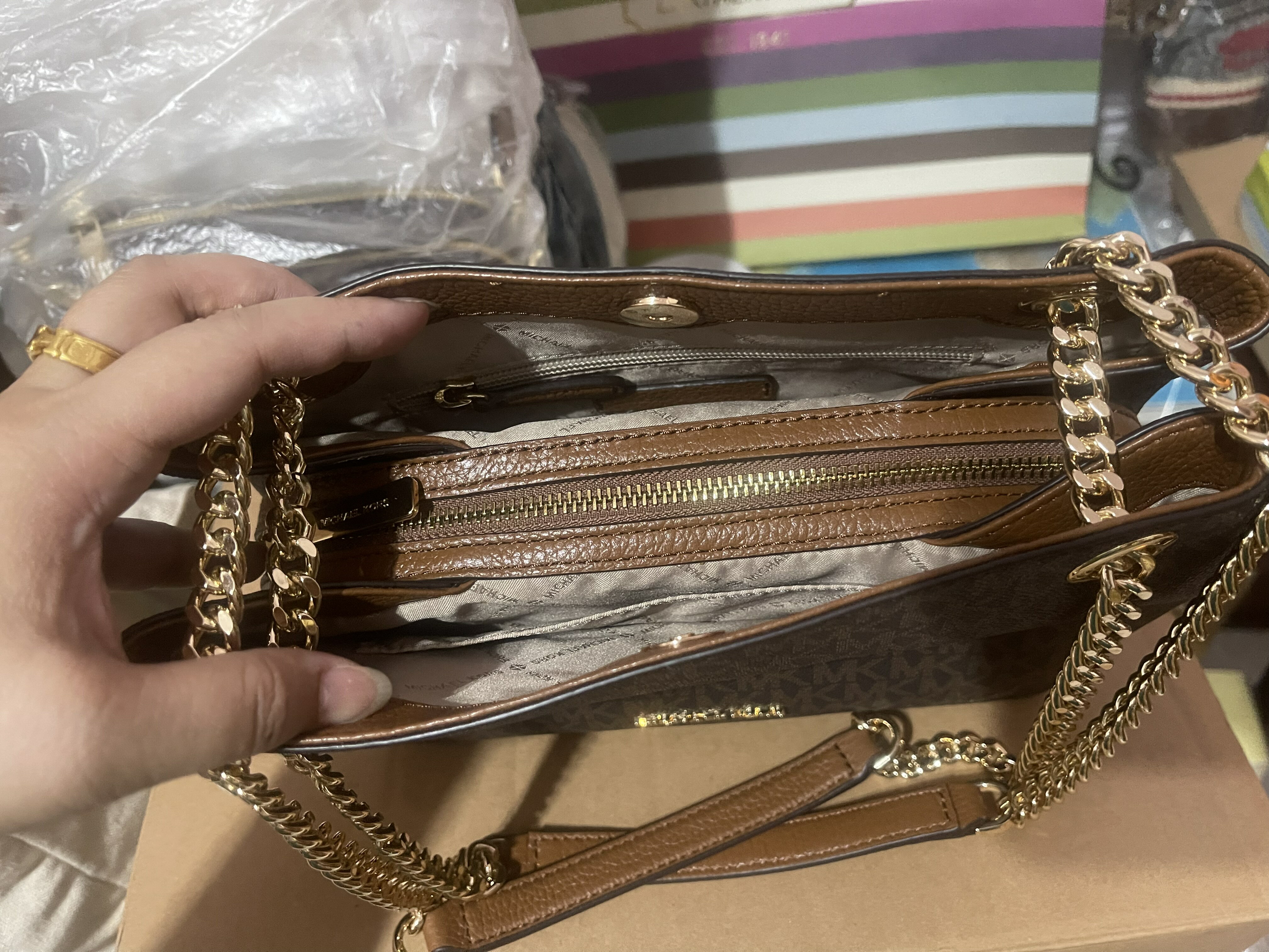 美國正品MICHAEL KORS MK滿版深咖黑色 三層金鏈條包 (中號殺手包)黛妃包 側肩背 斜背包、MK專櫃黑色-sofia玳瑁手提鏈包(中號)黛妃包 斜背包~【簡約實尚 上班族最愛,中大號款都可放長夾】-(保證美國MK OUTLET直購全新100%正品).*vivi shop* 3