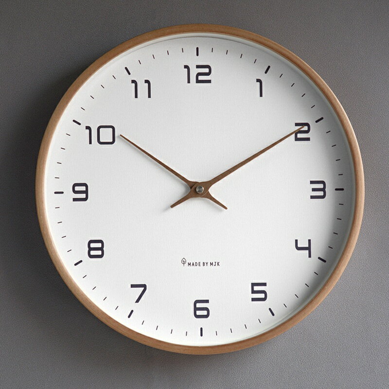 北歐實木簡約掛鐘客廳家用鍾飾靜音鐘錶時尚日式現代輕奢創意時鐘