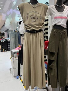 時尚套裝女夏季設計感抽繩字母印花背心T恤+半身裙兩件套