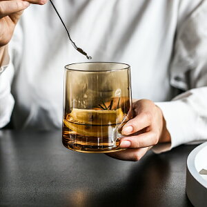 北歐風ins 炫彩離子鍍玻璃杯家用威士忌酒杯透明水杯飲料果汁杯子