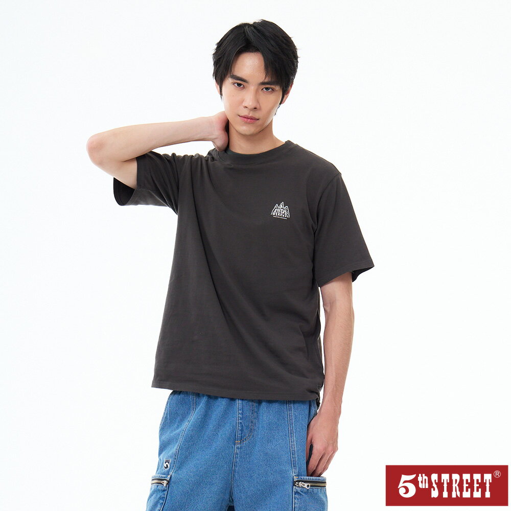 男裝 短T 極限越野 印花 短袖T恤 TEE 上衣 山形 黑灰色 (571067) 【5th STREET】【全館滿$3000贈環保餐具收納袋】 ★夏季新系列 父親節送禮