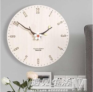 創意鐘錶客廳臥室簡約個性靜音現代木紋時鐘裝飾石英鐘北歐掛鐘 【麥田印象】