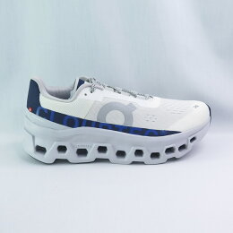 On 瑞士昂跑路跑鞋