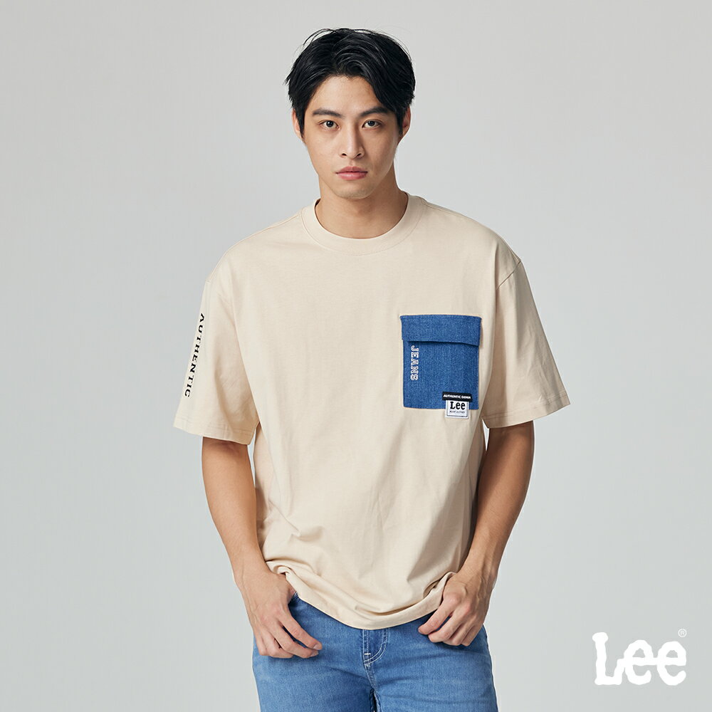 Lee 男款 寬鬆版 胸前牛仔口袋 袖身文字 短袖T恤 | Modern