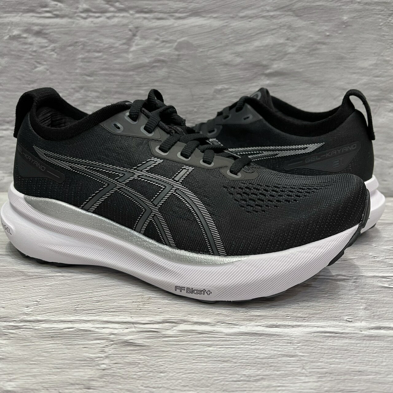 ASICS 亞瑟士 GEL-KAYANO 31 D寬楦 女款 跑鞋 1012B671-002