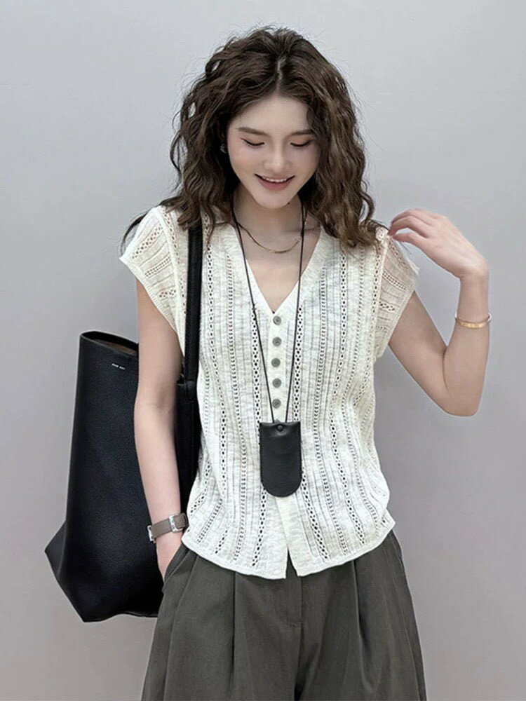 V領氣質鏤空針織小外套-3色    【B393179】