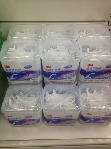 3M 細滑牙線棒 150支/盒 (附隨身盒) 1