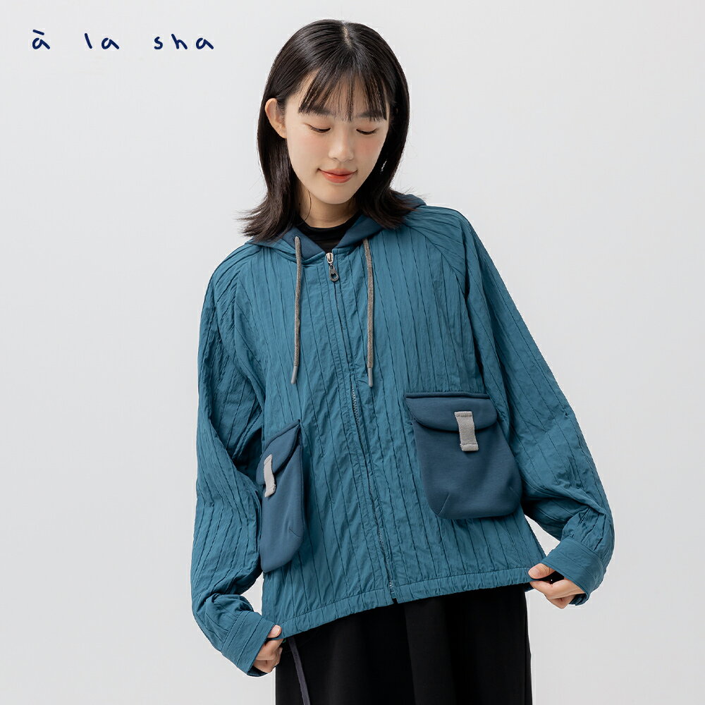 a la sha 微澎粗條拼接外套