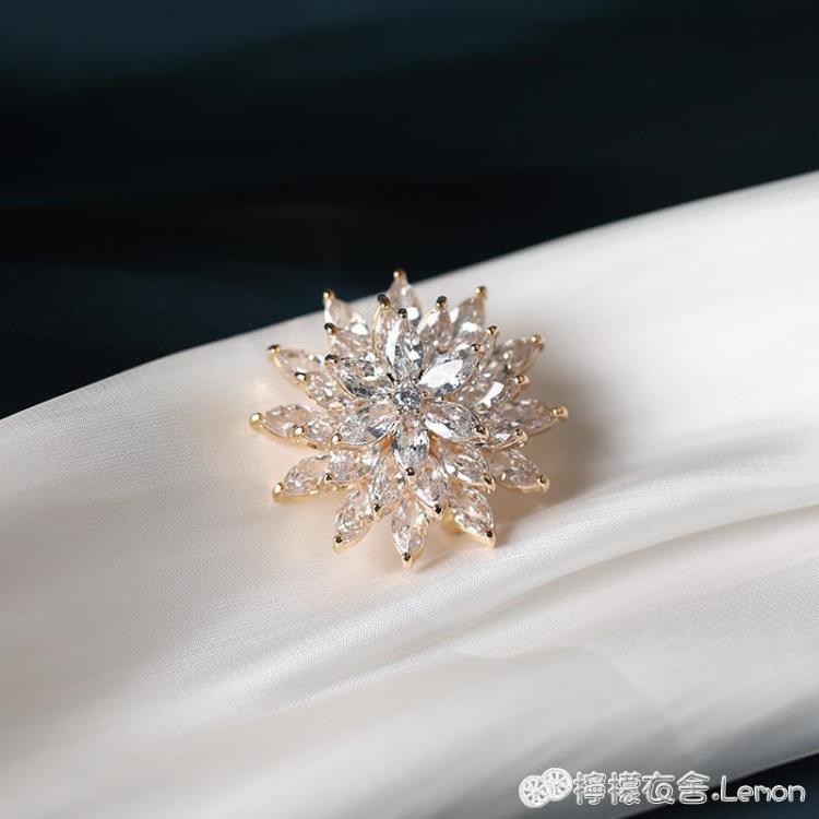 高檔奢華三層旋轉水晶花朵鋯石胸針韓國個性創意胸花別針時尚胸章 全館免運