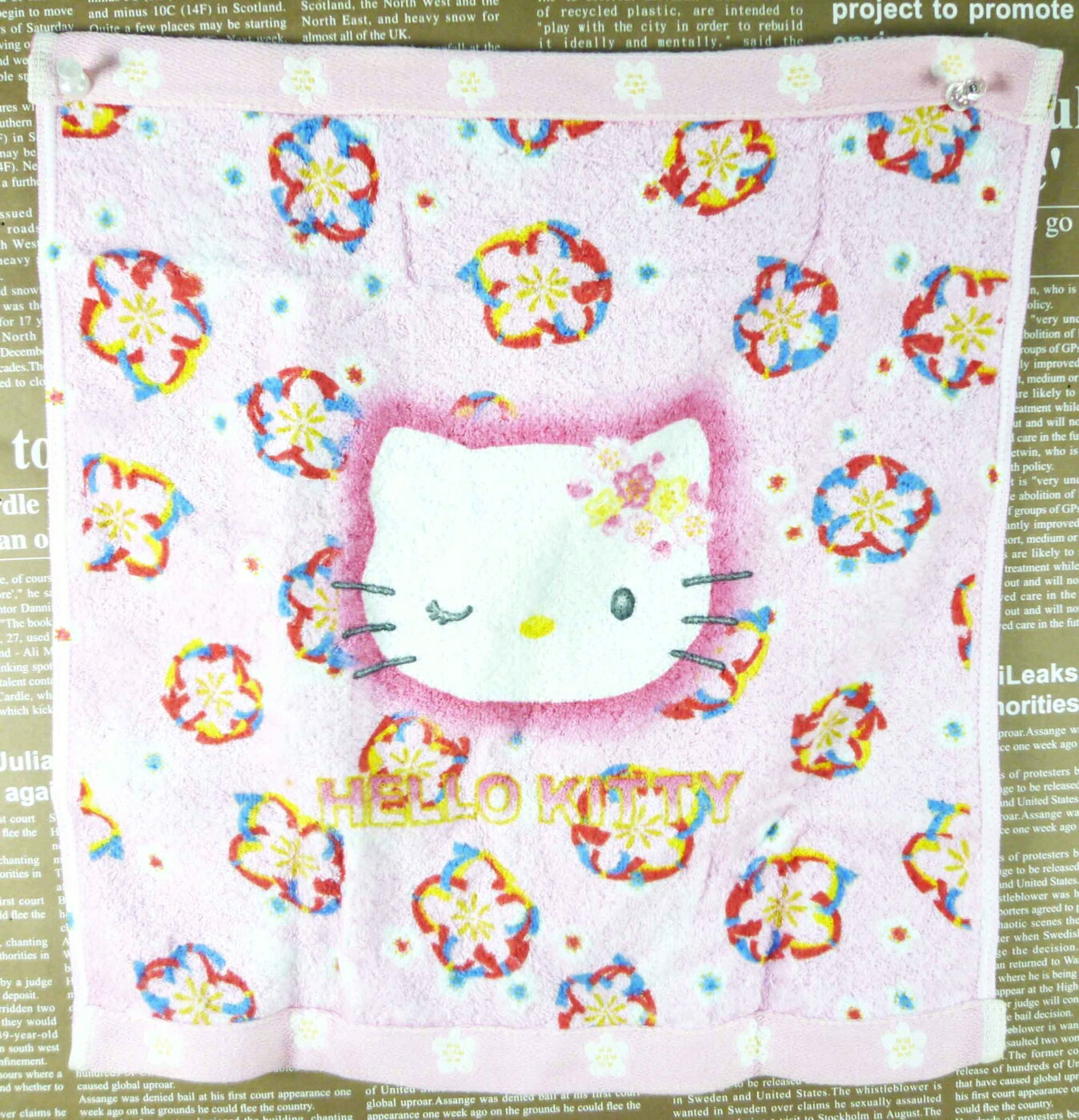 【震撼精品百貨】Hello Kitty 凱蒂貓 中毛巾 粉櫻花 震撼日式精品百貨