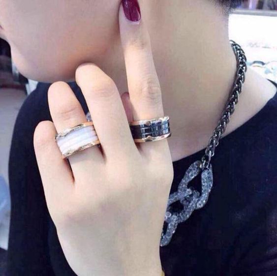 寬版鈦鋼時尚黑白色陶瓷戒指男女情侶款鍍18k玫瑰金食指環尾戒子