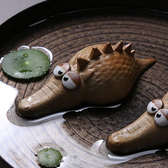 茶寵景德鎮手工雕刻鱷魚功夫茶具陶瓷桌面茶盤小擺件創意茶玩配件