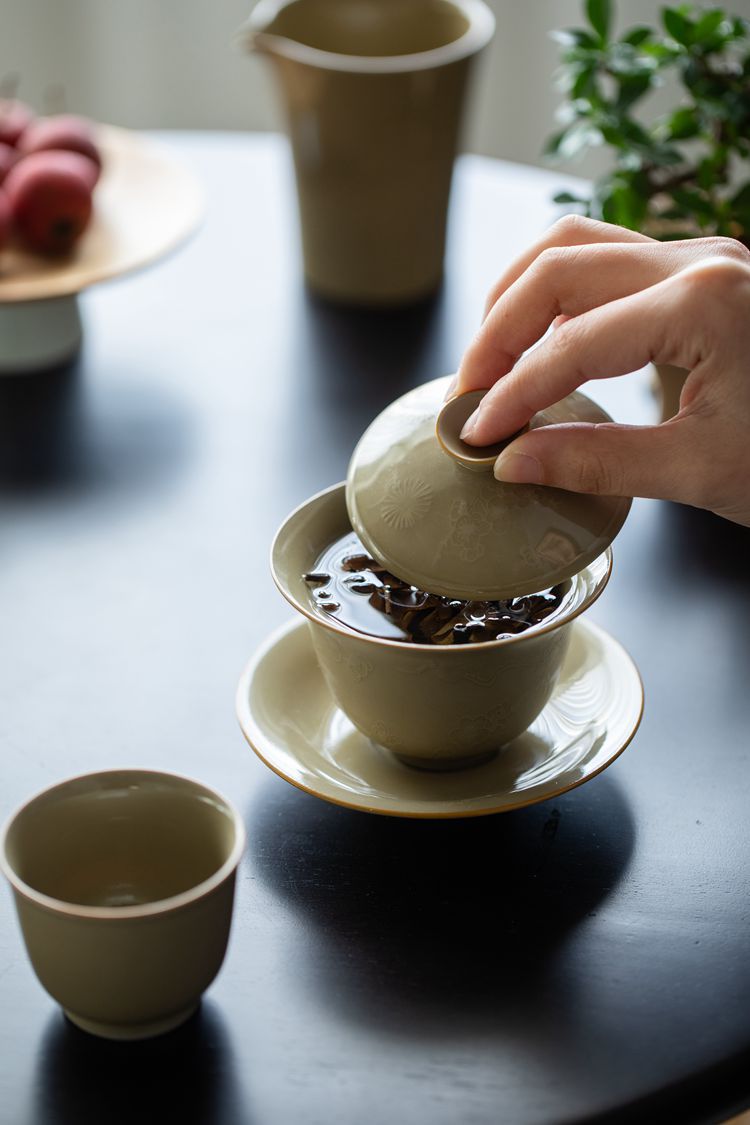 免運 茶具系列 定窯黃君子蓋碗 功夫茶具三才蓋碗 泡茶碗沏茶碗陶瓷 薄胎不燙手 9