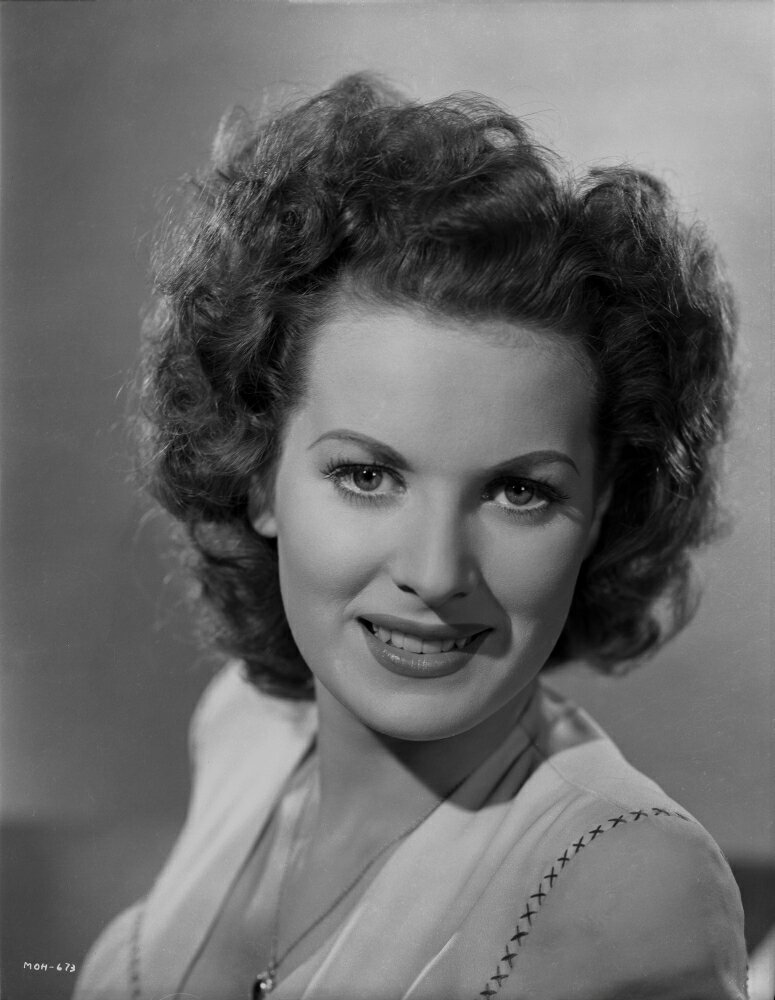 Posterazzi: Maureen OHara Close Up Portrait smiling With a Necklace ...