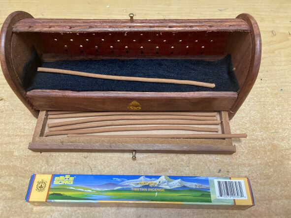 [綺異館] 印度 檀香木 點香盒 臥香盒 多功能款 藏香 塔香 線香適用 木盒 大拉門款 薰香
