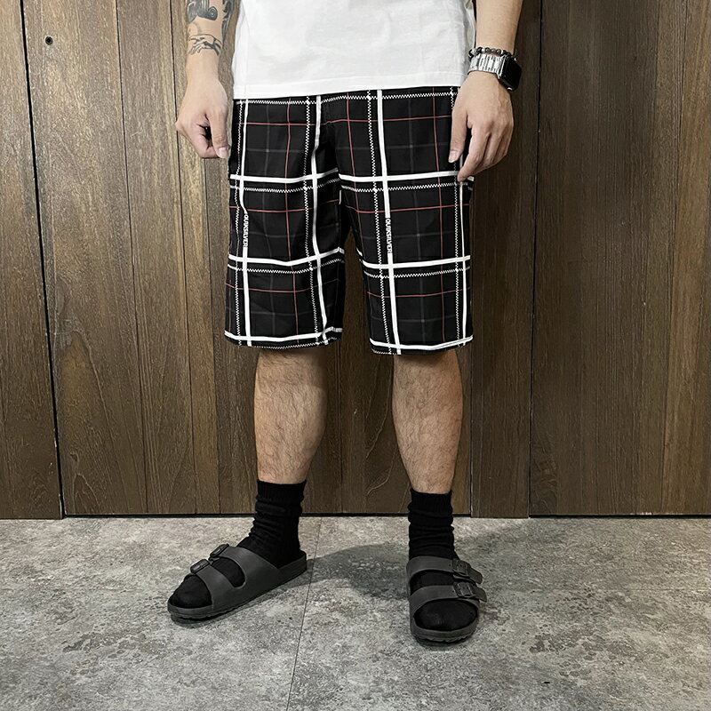 美國百分百【全新真品】QuikSilver 閃銀 海灘褲 綁繩 休閒 衝浪褲 男款 logo 短褲 格紋 黑色 A649