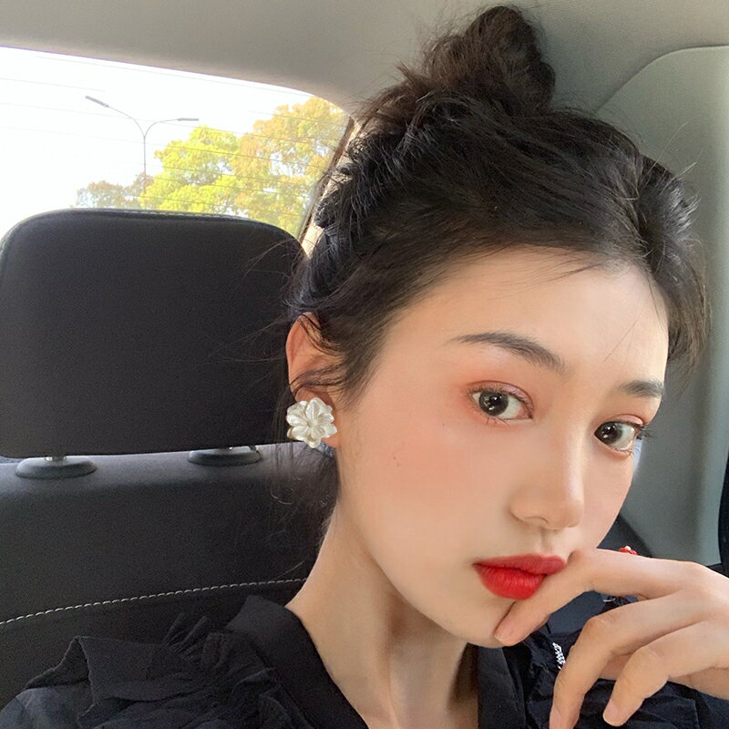 法式山茶花純銀耳釘女復古氣質銀針耳環高級感白色耳夾無耳洞耳飾【淘夢屋】