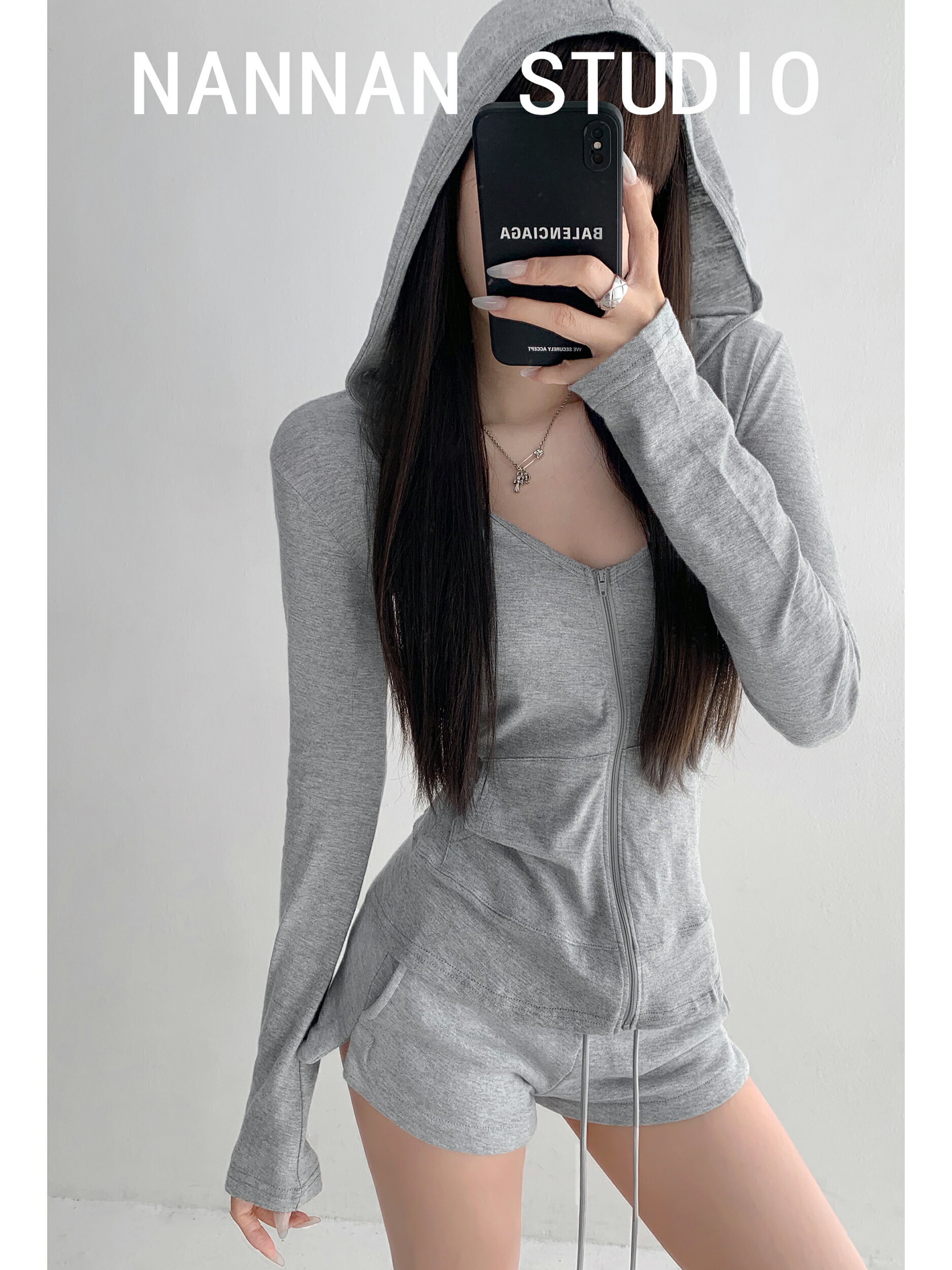 張小奈/早秋薄款慵懶風低胸V領拉鍊連帽防曬開襟修身收腰長袖上衣