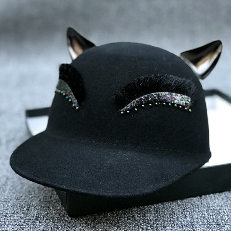 日系惡魔耳朵手工釘珠狐貍眼羊毛呢馬術帽女可愛萌棒球帽秋冬禮帽1入