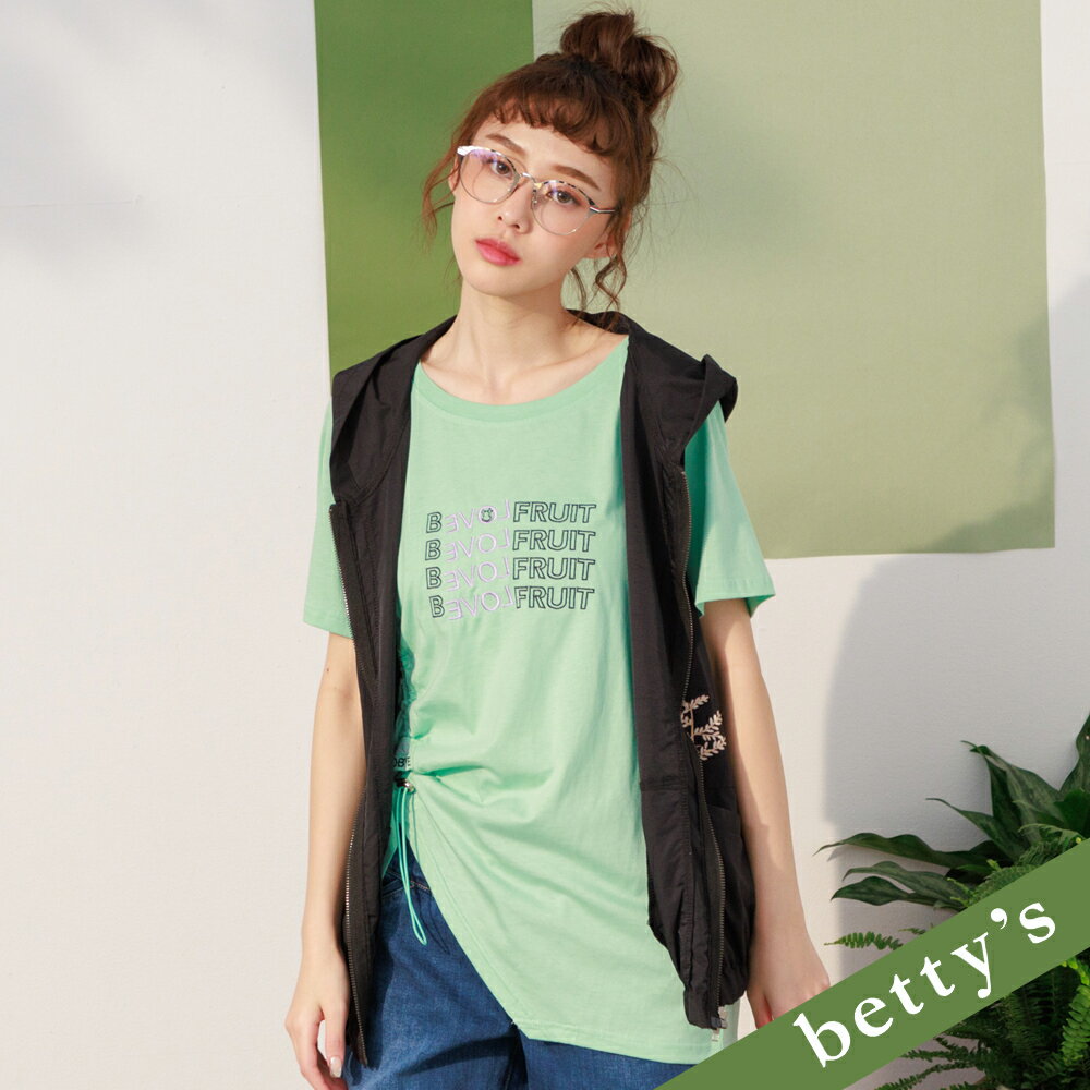 betty’s貝蒂思 複製英文繡花抽繩T-shirt(淺綠 )