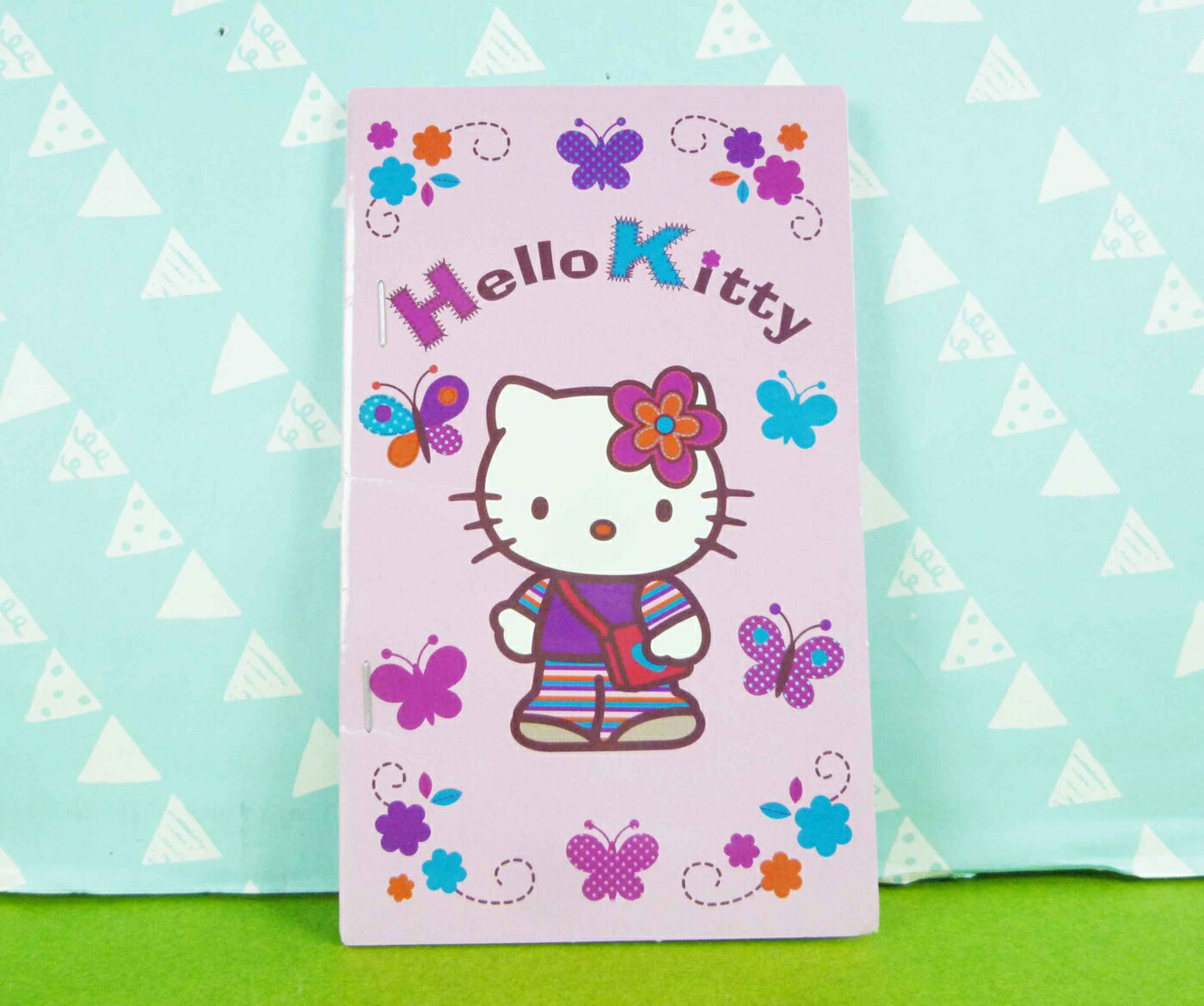 【震撼精品百貨】Hello Kitty 凱蒂貓 貼紙本 紫蝴蝶【共1款】*36948 震撼日式精品百貨