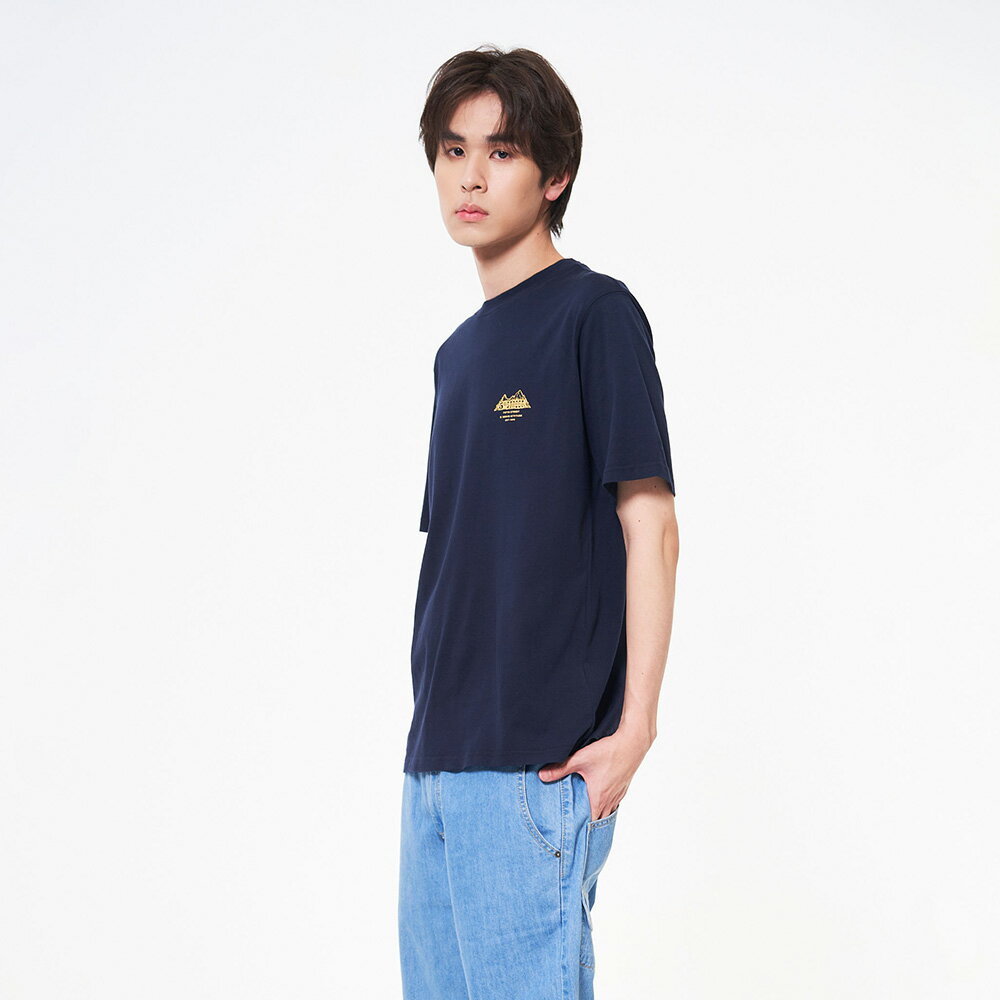 男線條山形小LOGO印花短袖T恤-丈青【5th STREET】【APP下單享4%點數】 ★春夏新品 ★嚴選人氣必買 2