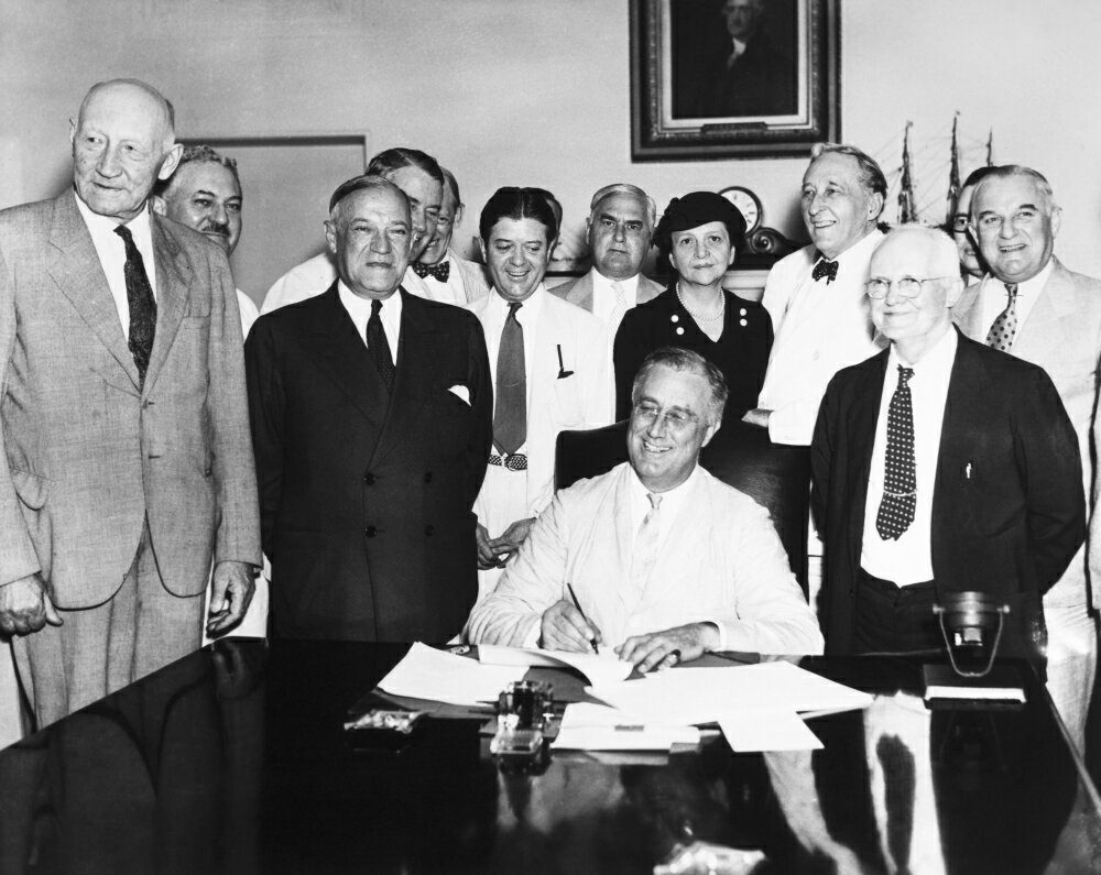 posterazzi-social-security-act-1935-npresident-franklin-d-roosevelt