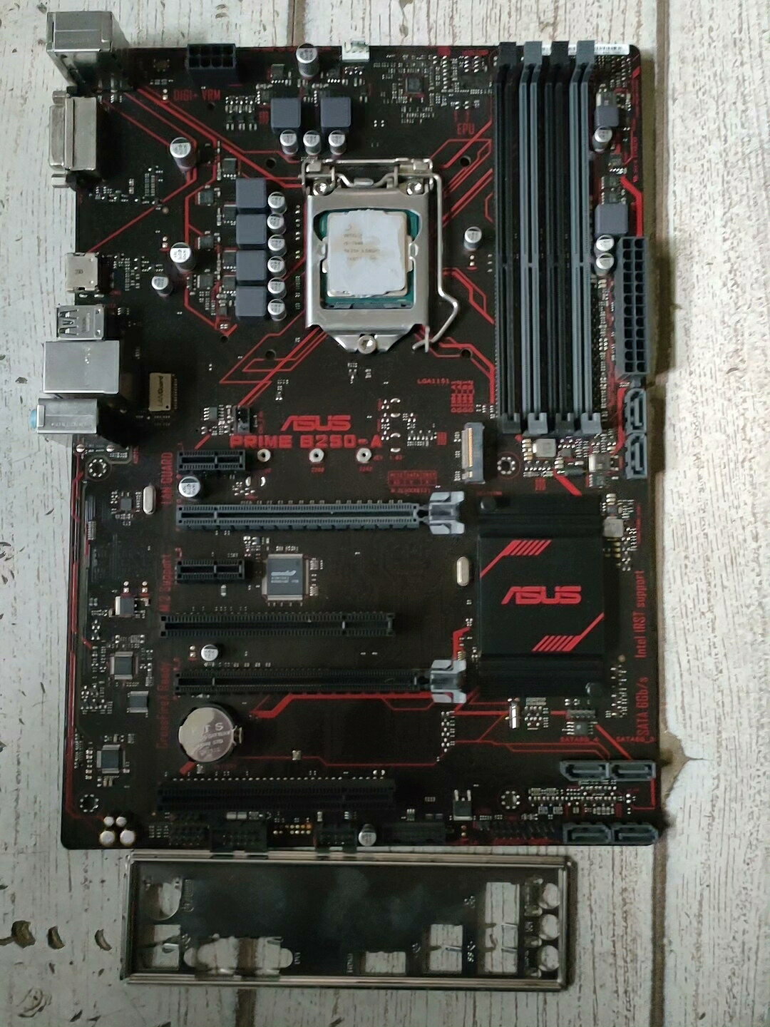 華碩 PRIME B250-A 主機板 1151 七代四記憶體 插槽 M 2 硬碟 新成色 實拍 海報