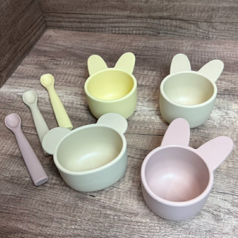 臺灣FDA合法進口》第一階段副食品用矽膠杯組/優格杯(無吸盤)送湯匙收納盒