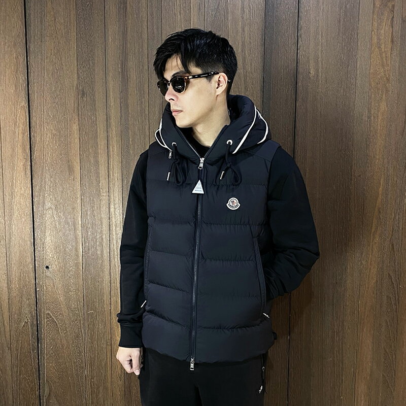 美國百分百【全新真品】MONCLER 羽絨背心 連帽 男款 歐洲精品 保暖 防寒 多功能 logo 深藍 DA05