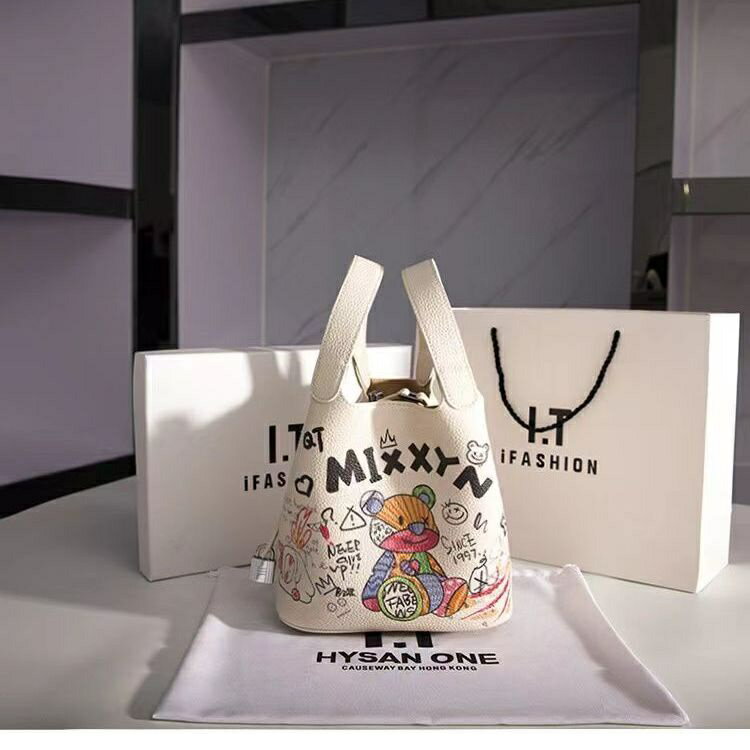 塗鴉菜籃子女包 2023時尚小眾水桶手提包 精品日系原創手提包 潮流側背包收納袋 戶外旅行購物袋 5