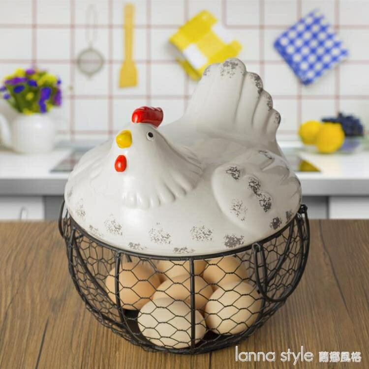 陶瓷雞蛋籃水果籃大蒜土豆雜物藍陶瓷廚房裝飾創意母雞收納鐵編籃 【摩可美家】