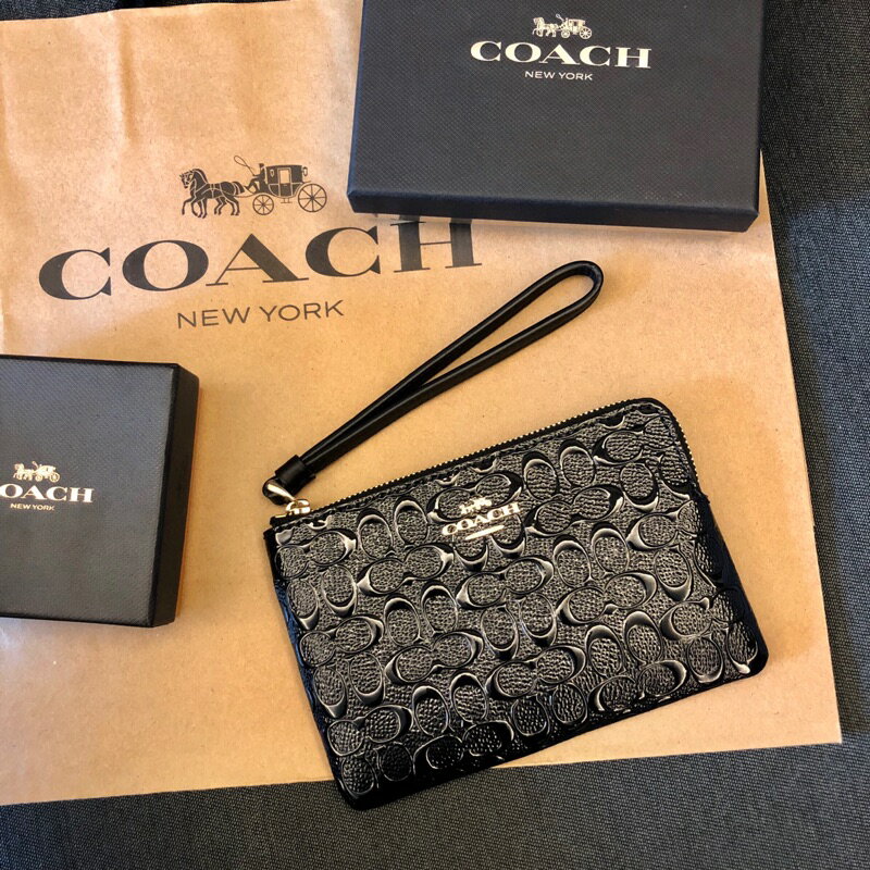 COACH 立體亮面小logo壓紋單層手拿包 經典黑 新款 手拿包 現貨 美國代購