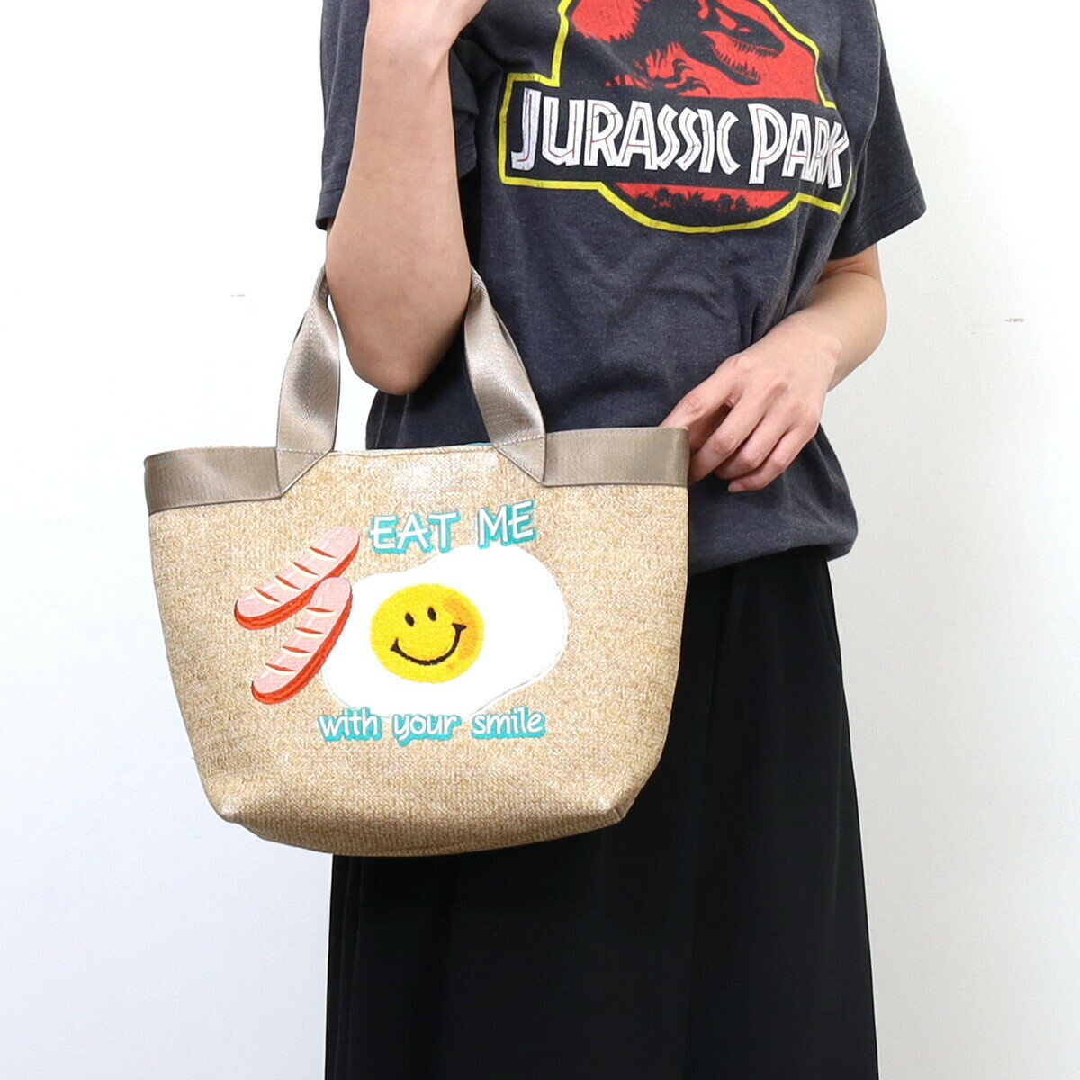 日本進口 smile x cooco 微笑主題 刺繡 手提袋 (卡其色/荷包蛋)｜小鶴日貨