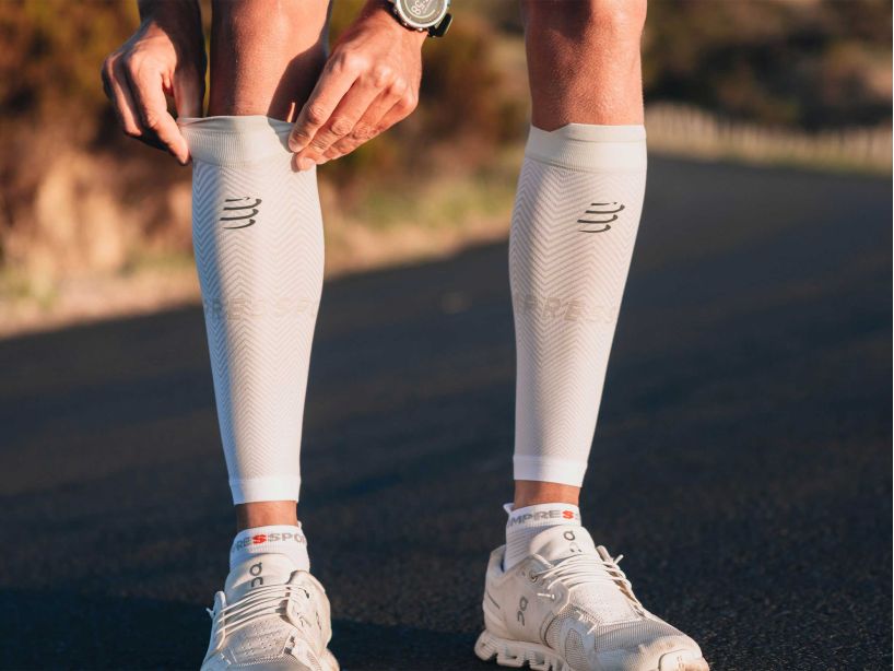 《Compressport 瑞士》R2 Oxygen 小腿套 (白灰色- WHITE/NEBELGREY) 《Compressport 瑞士》R2 Oxygen 小腿套 (白灰色- WHITE/NEBELGREY)