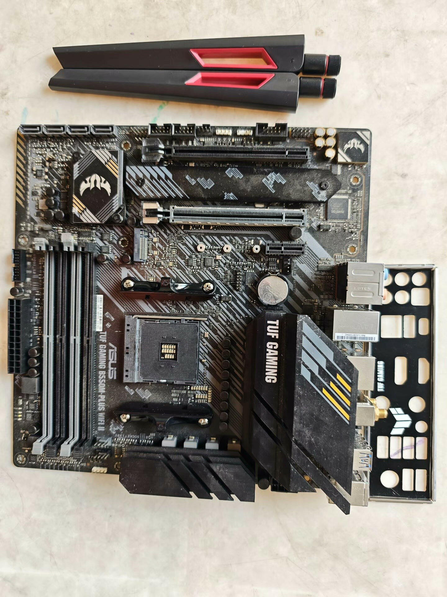 華碩 TUF GAMING B550M-PLUS 主機板 電競級效能 AM4腳位 支援Ryzen 強悍散熱 軍規認證 遊戲玩家首選