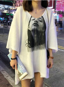 FINDSENSE H1 2018 韓國 夏季 人物印花 V領 女T恤 中長款 寬松 百搭 短袖 半袖上衣 潮