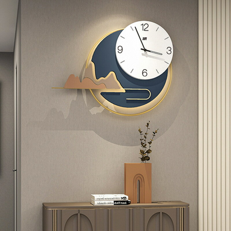 輕奢掛鐘客廳家用時尚現代簡約鐘表個性創意網紅帶燈裝飾時鐘掛墻