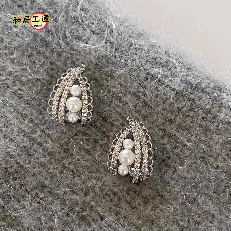 韓系溫柔金屬珍珠耳釘蕾絲花邊設計高階感精緻溫柔氣質女 耳飾 耳環【DD0507001】