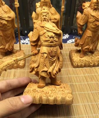 正品承諾關公武財神木雕川料崖柏觀音保平安風水擺件車擺掛件1入