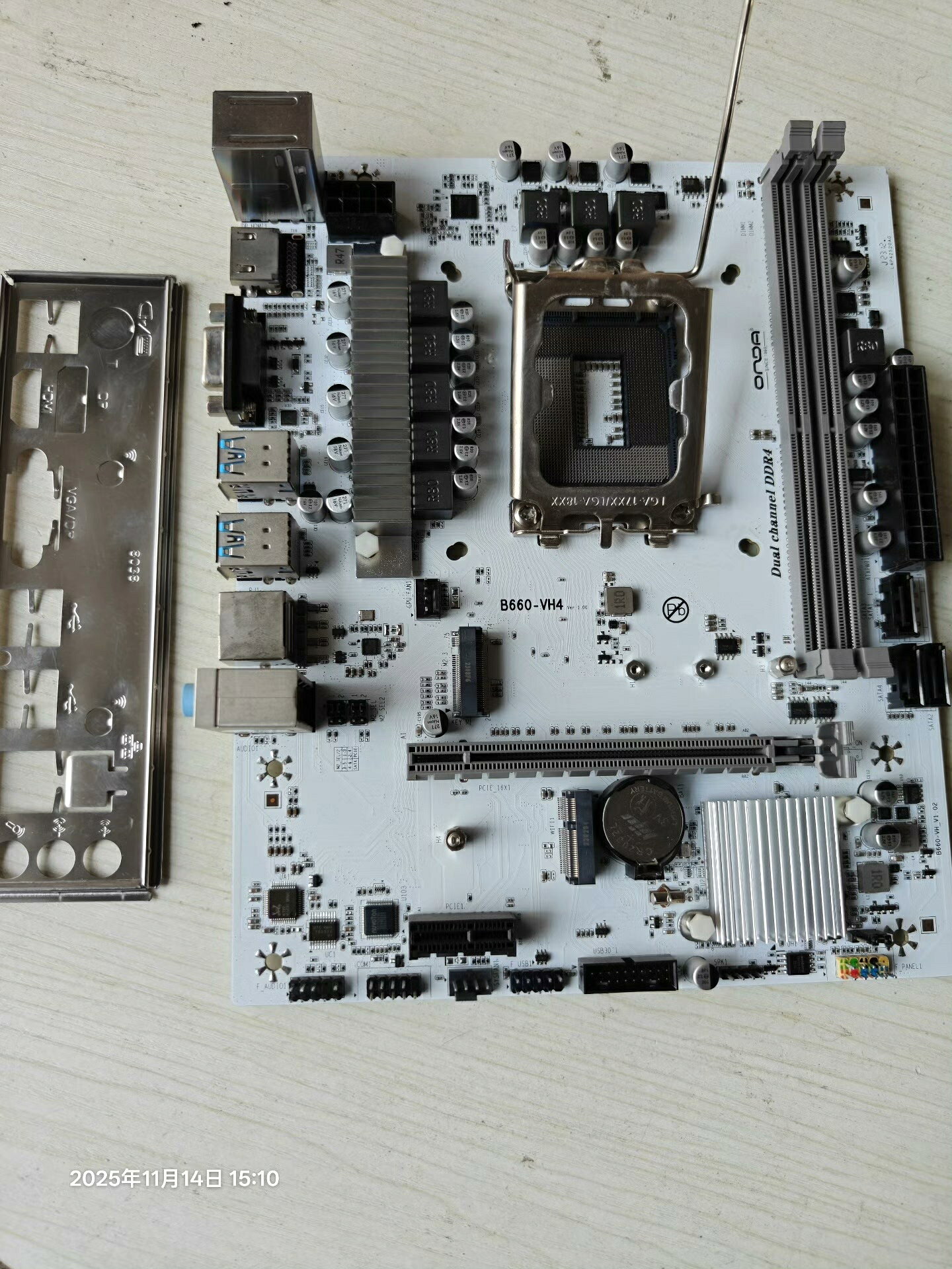 昂達B660M VH4主機板 白色主機板 功能正常 針腳完好 無發黃 電腦零件 二手主機板 遊戲主機板 文書處理 主機板推薦
