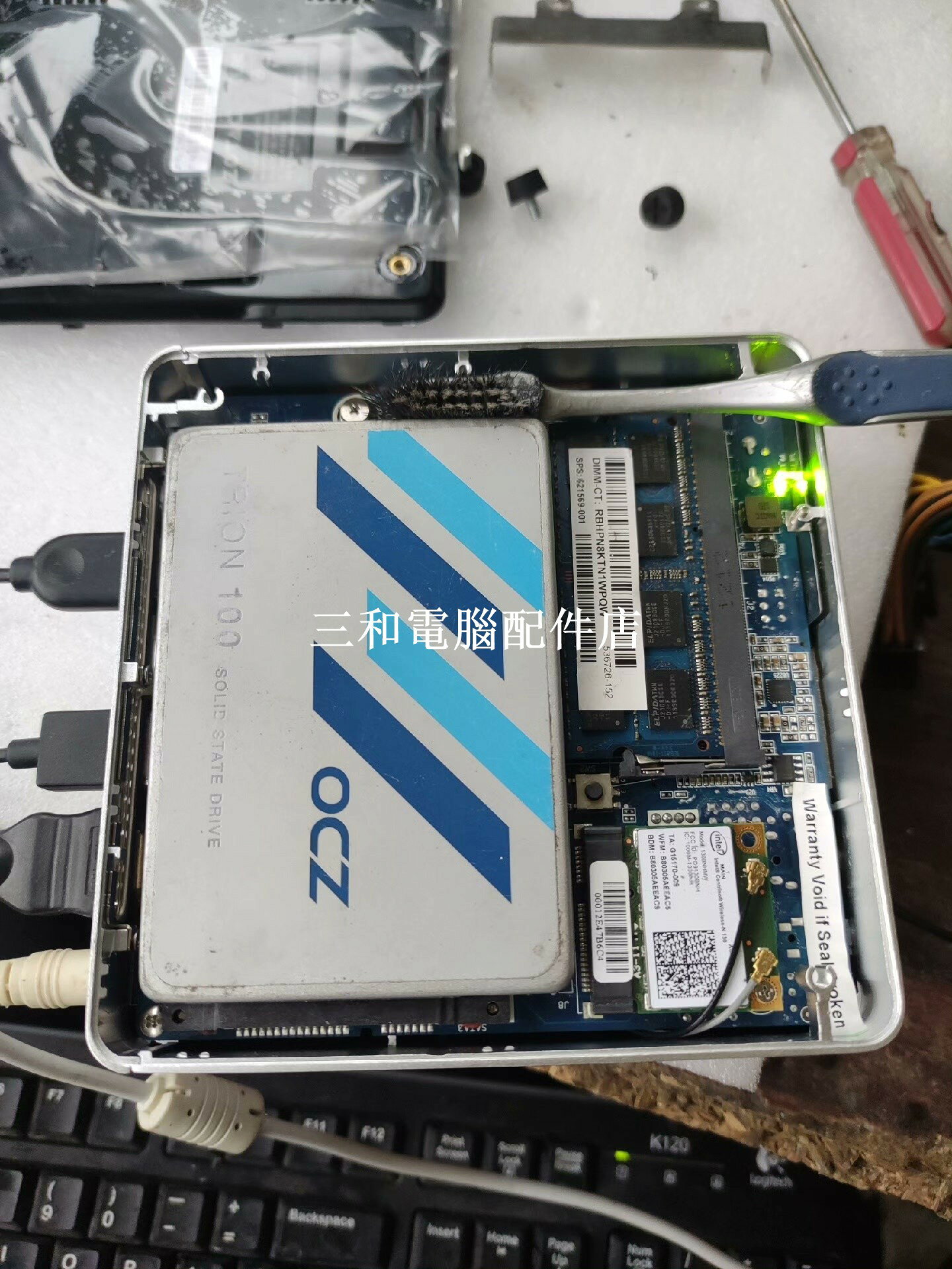 索泰 867 迷你 PC 準系統 9 9新 採用 自己加裝記憶體硬碟 適合 DIY 玩家 古董機 海報級 品質