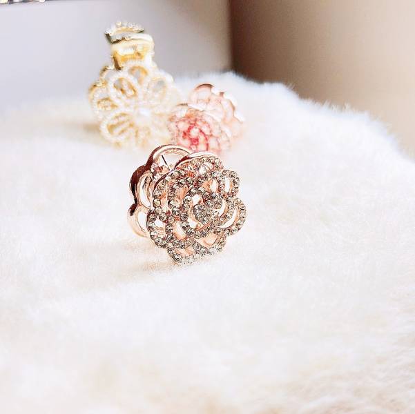 現貨專區｜亮鑽玫瑰小抓夾-白(uxp8-w)｜送禮精選店家★Reyna jewelry 女王飾品