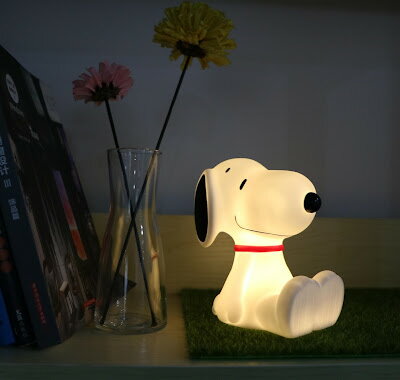 Snoopy 聯名授權 史努比造型小夜燈-13公分
