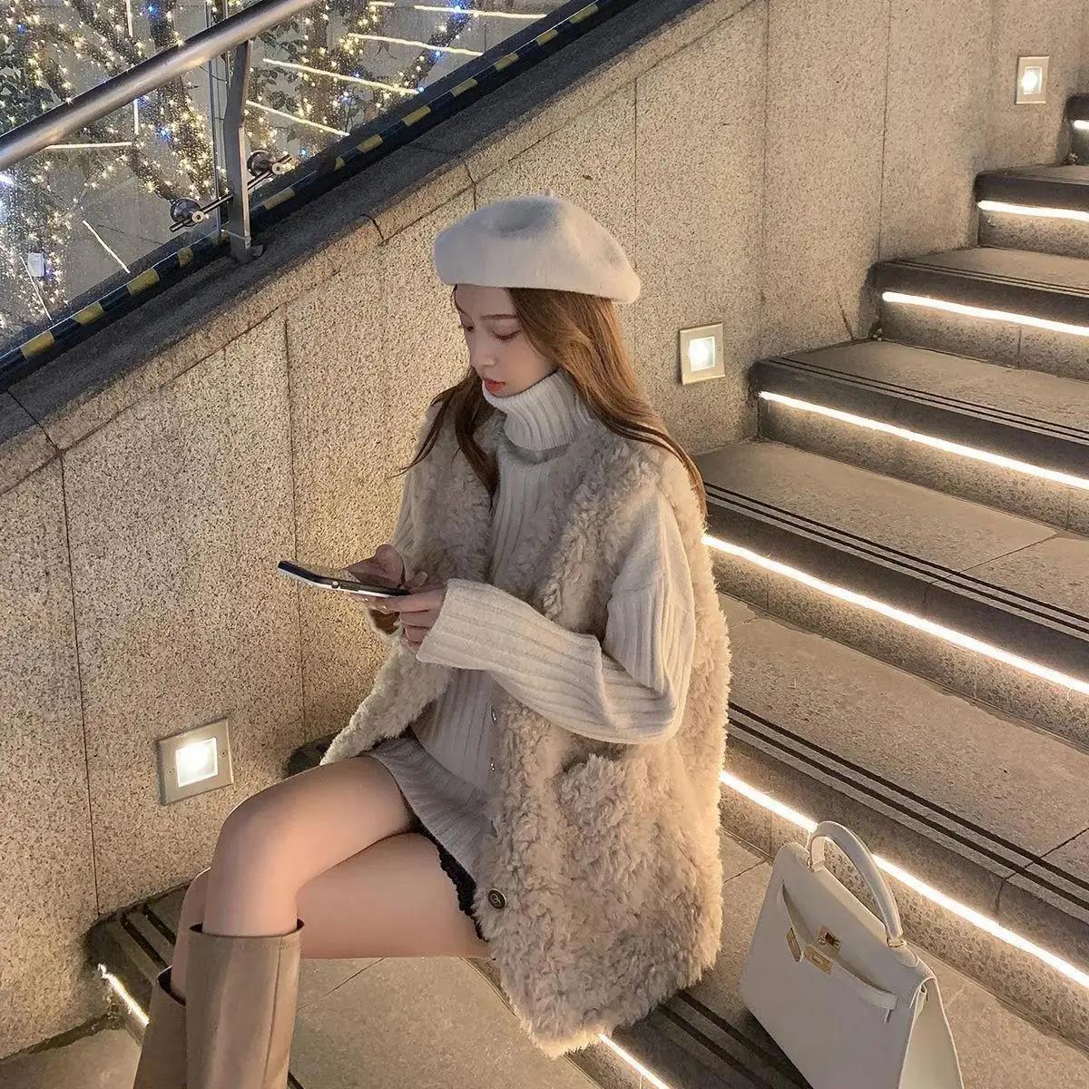 羊羔毛馬甲女皮毛一體2023春秋新款洋氣外穿百搭加厚馬夾網紅外套-享樂