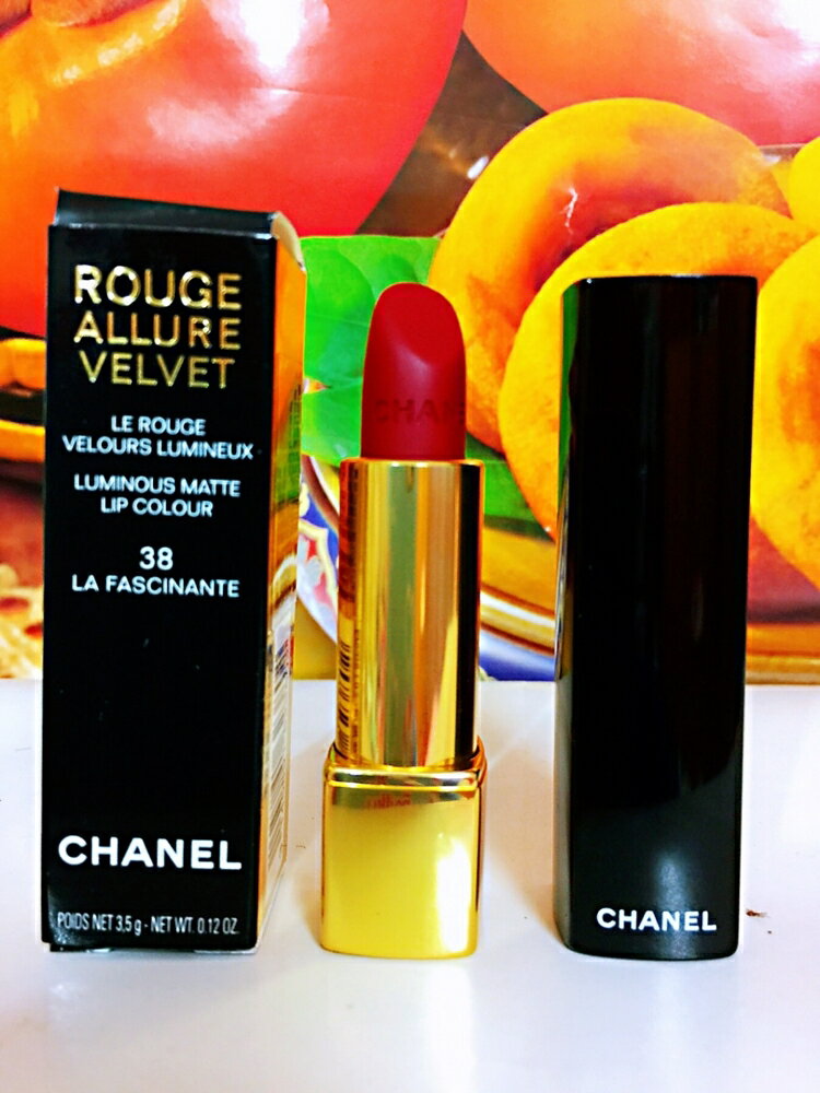 Chanel 香奈兒 香奈兒 超炫耀的絨唇膏 色號:38 愜意的 ~閃爍的珍貴紅色 百貨公司專櫃盒裝正貨