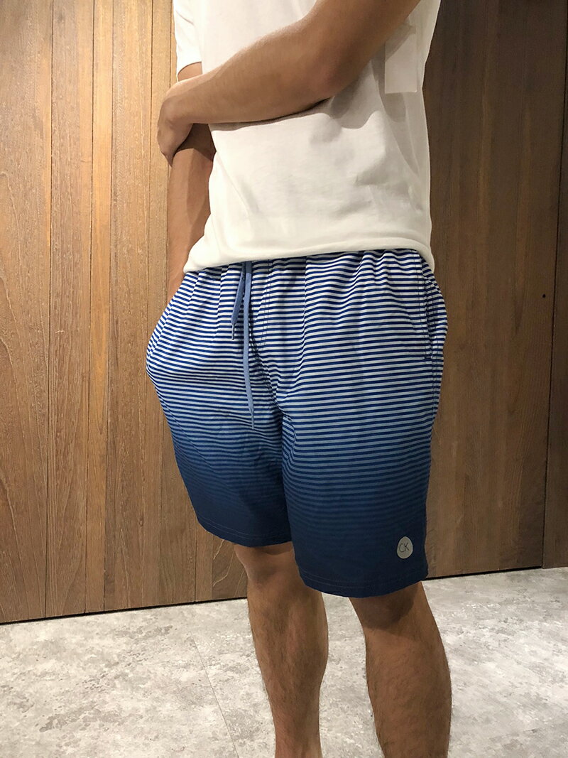 美國百分百【Calvin Klein】短褲 CK 休閒褲 海灘褲 泳褲 沙灘褲 衝浪褲 條紋 漸層藍 M號 I347 2