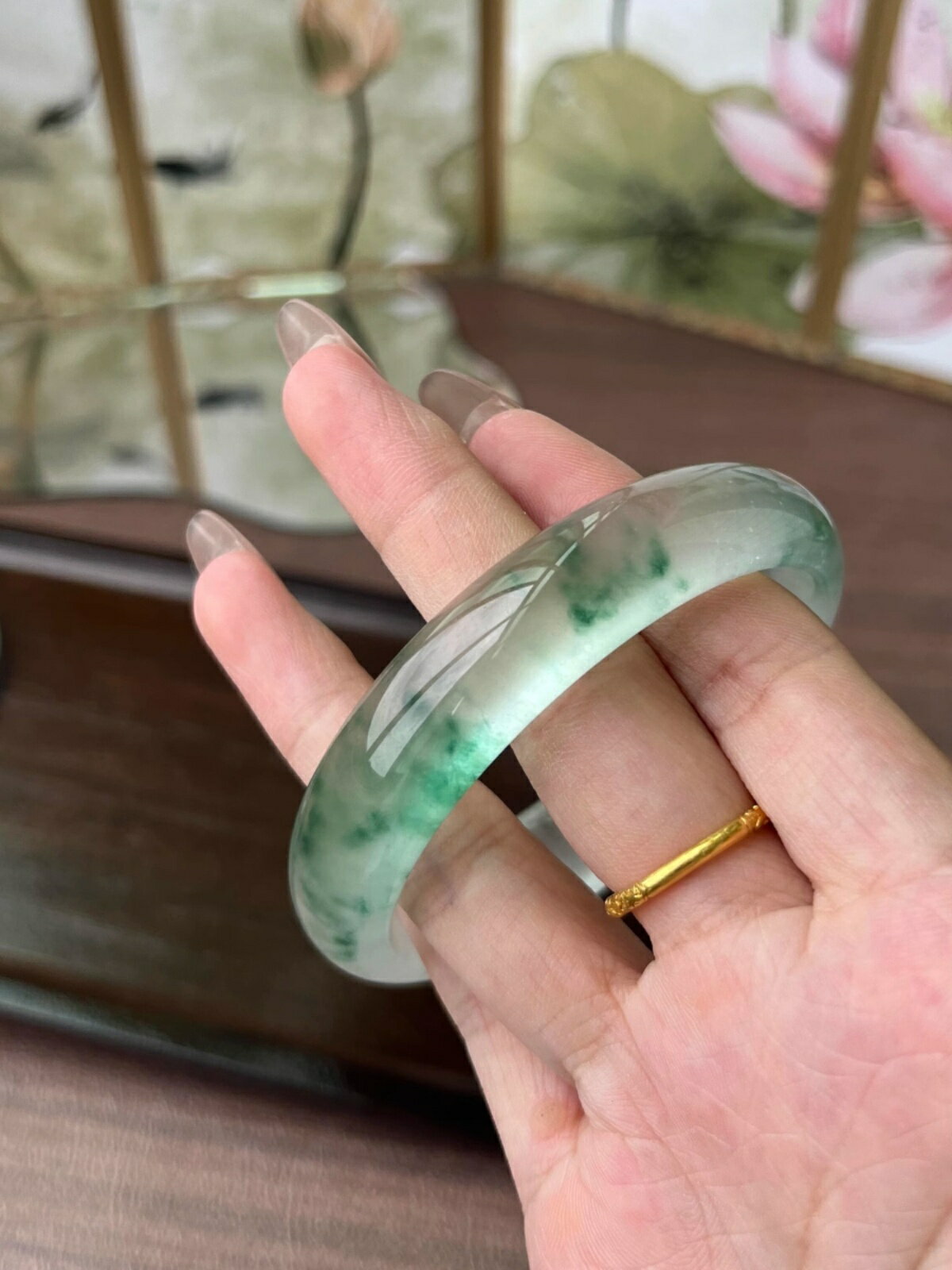 【現貨】高冰冰透獨龍玉飄花手鐲翡翠色女款玉石手鐲子冰種玉鐲送七夕禮物【北歐家居生活】