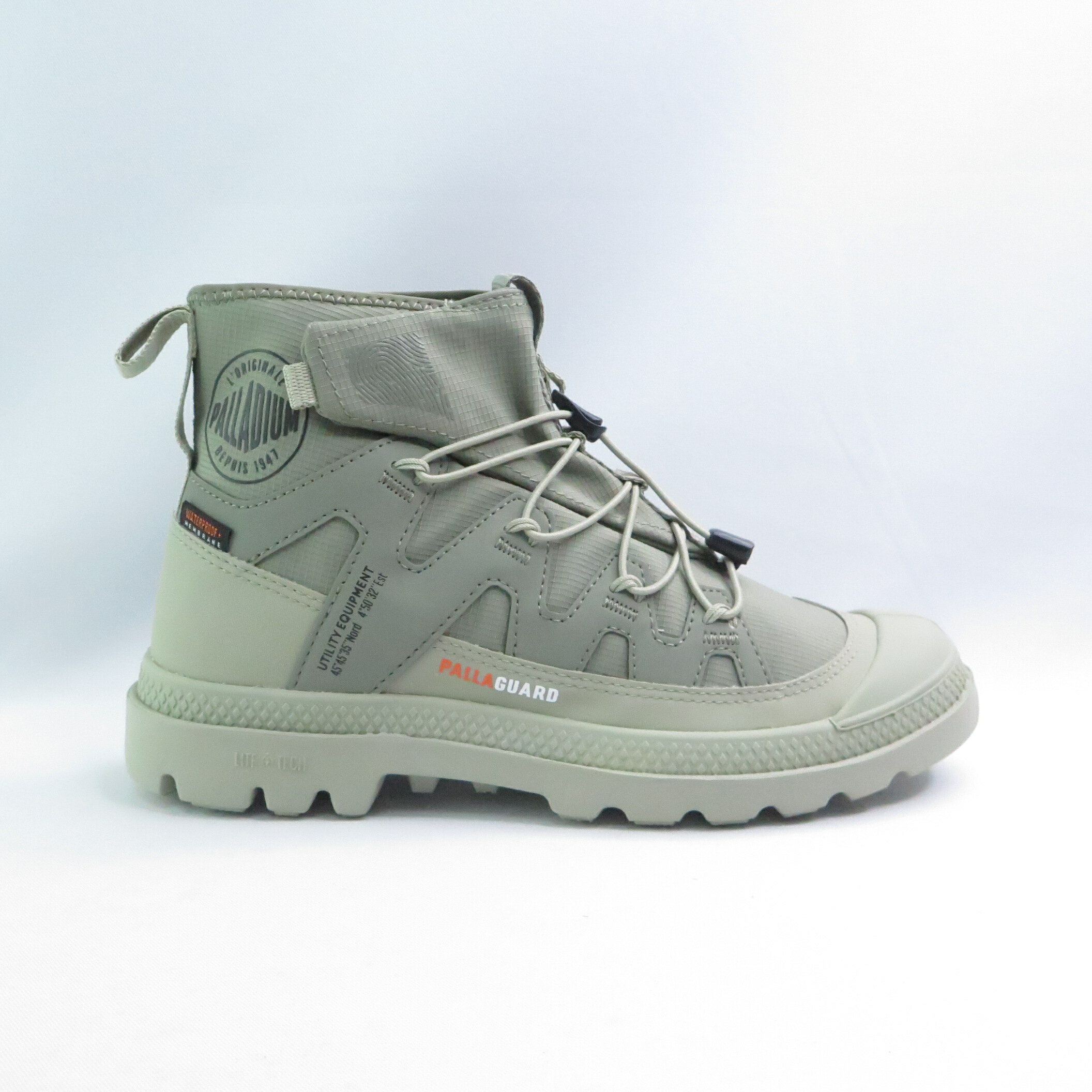 Palladium 74383339 PAMPA LITE+ XPLR WP+ 男女休閒鞋 防潑水 香根草